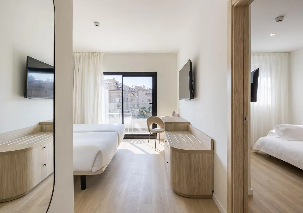 TRIPLE STANDARD Room, RH Arena, Valencia