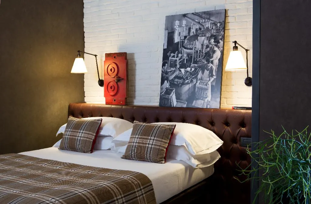 JUNIOR SUITE STANDARD Room, Starhotels Business Palace, Milan