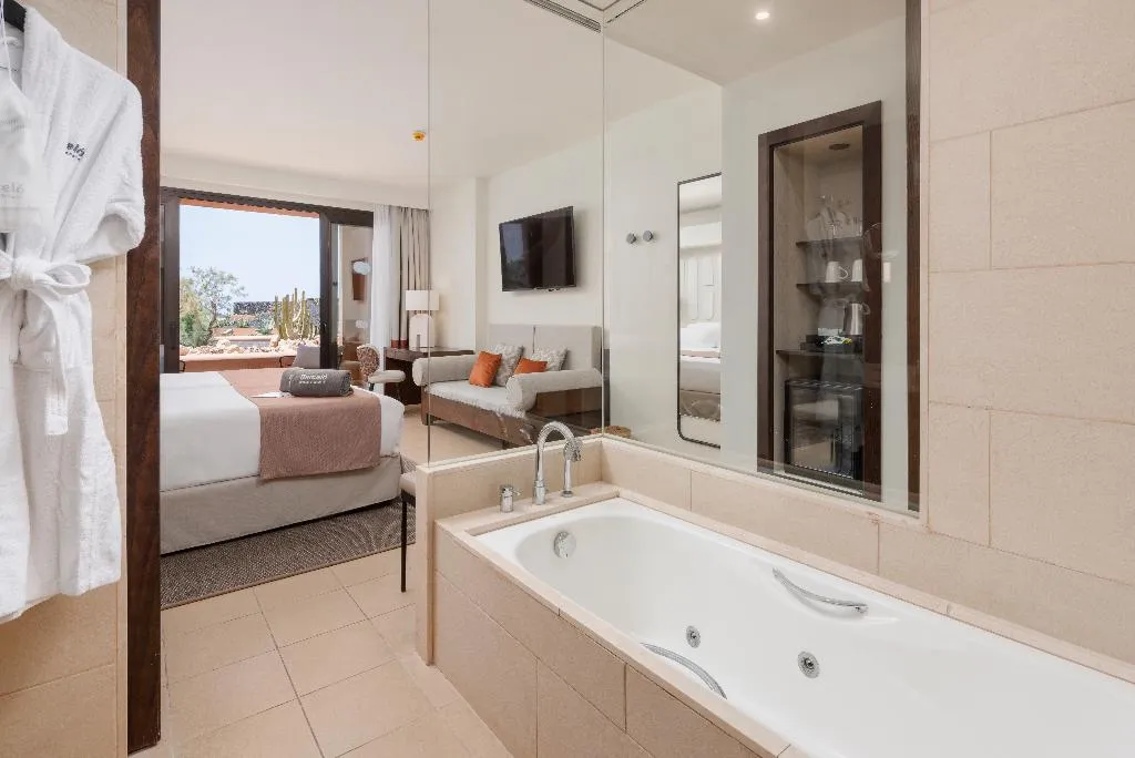 Double or Twin DELUXE Room, Barcelo Tenerife Royal level, Tenerife