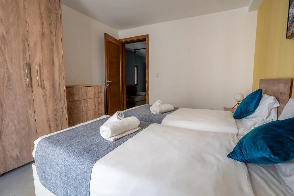 SUITE KING SIZE BED Room, Stillel Retreat, Malta
