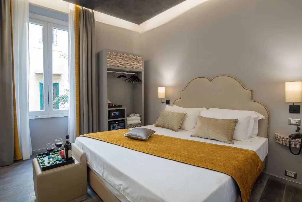 DOUBLE SUPERIOR QUEEN BED Room, Colonna Suite Del Corso, Rome