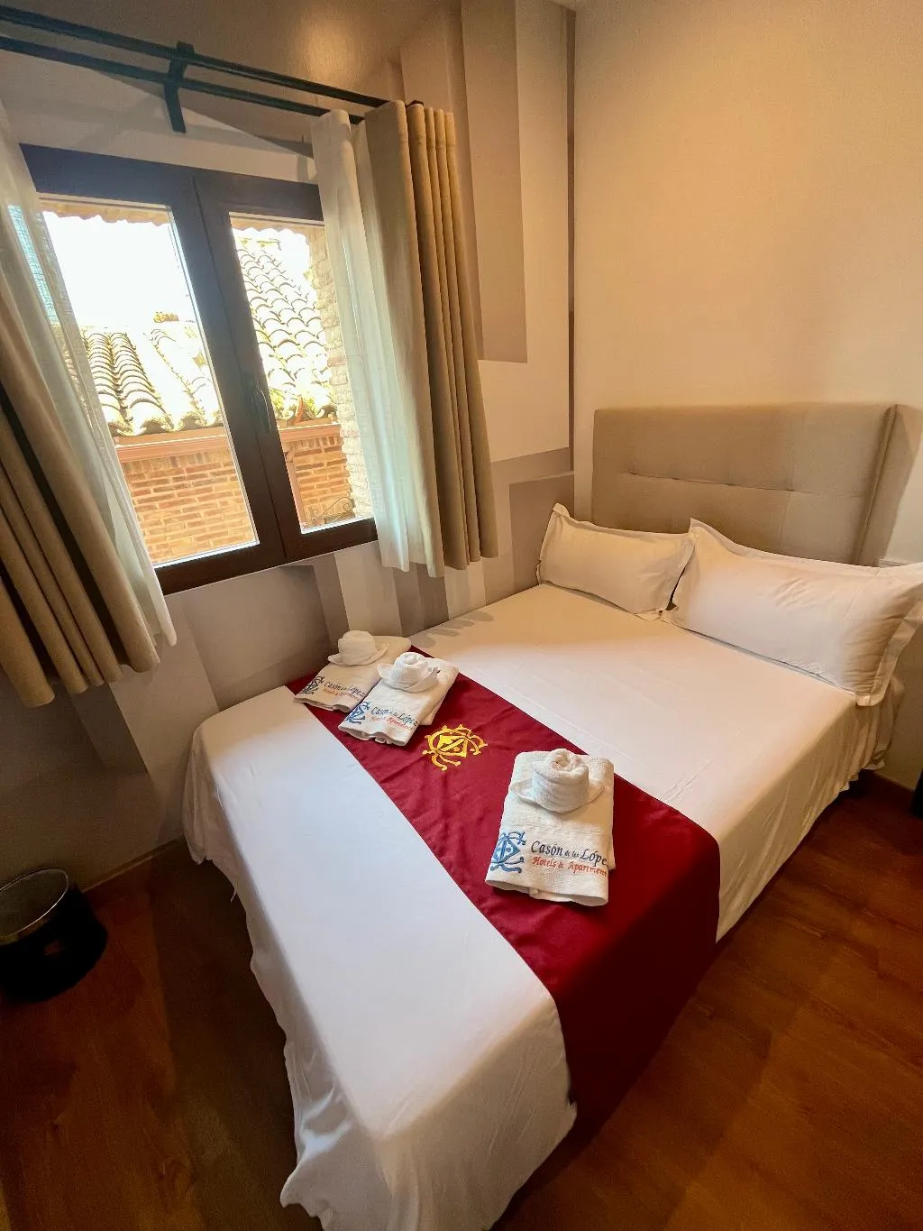 APARTMENT DELUXE TWO BEDS Room, Cason De Los Lopez Apartments, Madrid
