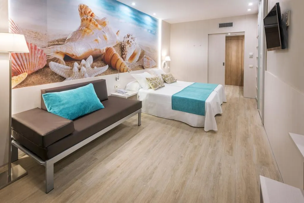 QUADRUPLE CITY VIEW Room, Sumus Stella and Spa, Costa Brava