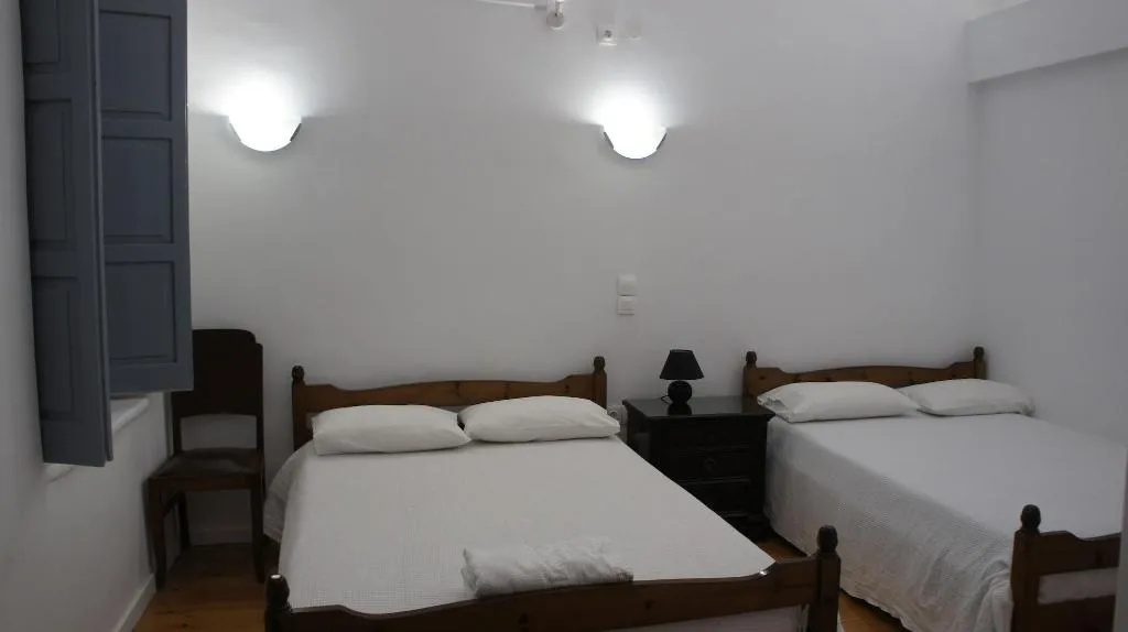 Room, Marcos Rooms, Santorini