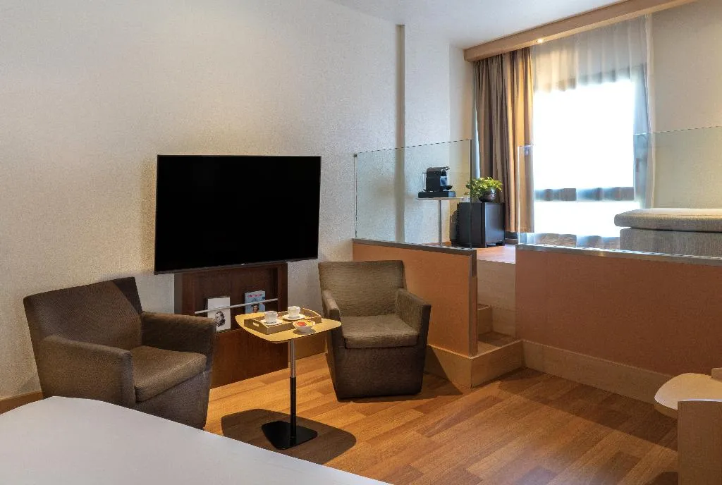DOUBLE SUPERIOR Room, Ibis Madrid Centro las Ventas, Madrid