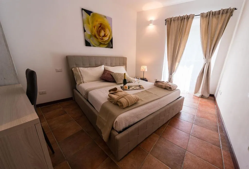 Room, Le Undici Rose, Rome
