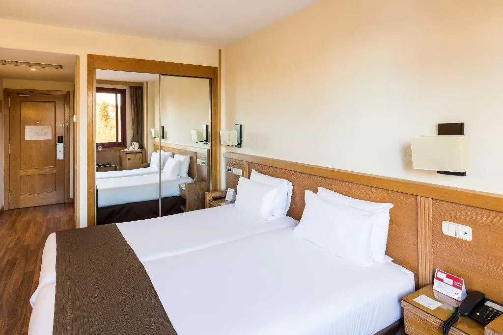 DOUBLE SINGLE USE STANDARD Room, Acta Piramides, Madrid