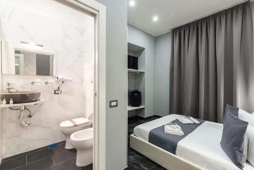 DOUBLE ECONOMY Room, Hotel Palace Napoli, Naples