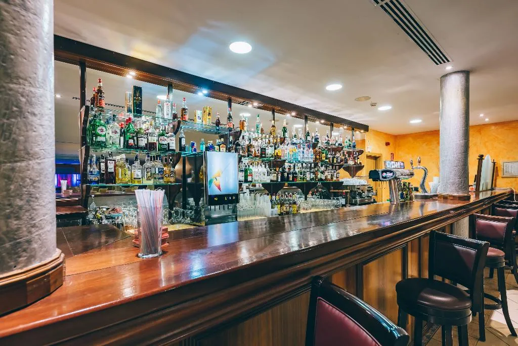 Bar, Grand Muthu Golf Plaza Hotel & Spa, Tenerife