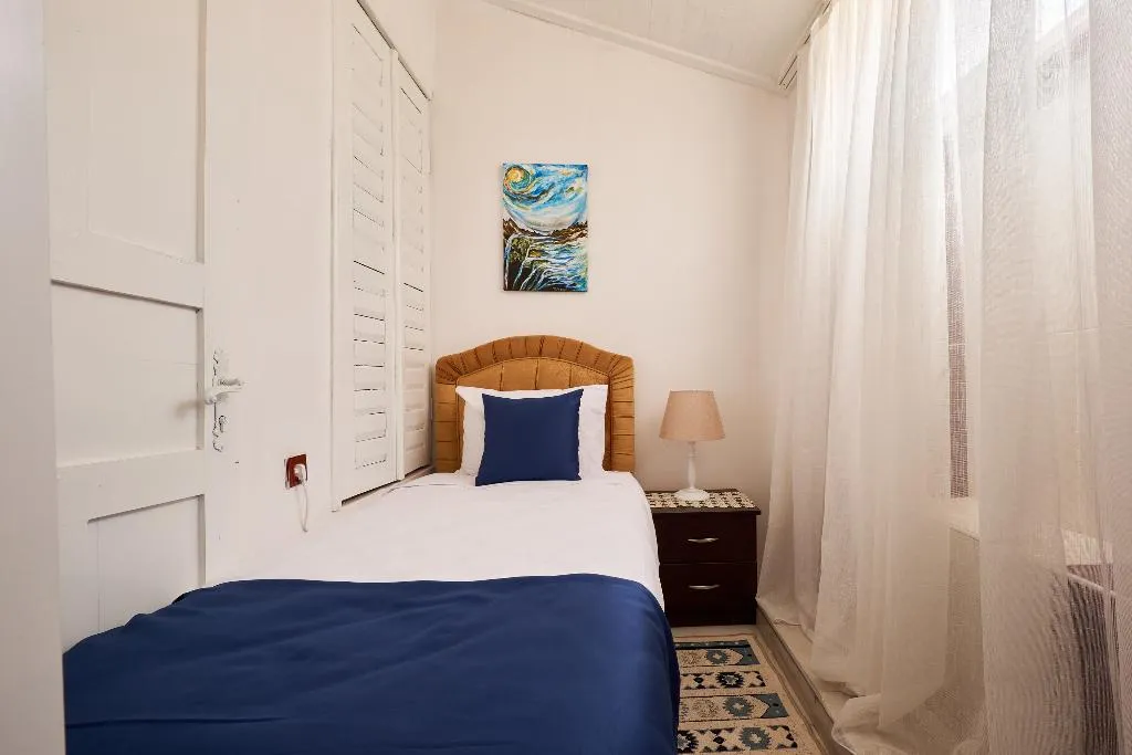 Room TWO BEDROOMS ONE BATHROOM Room, Papazin Konagi, Izmir