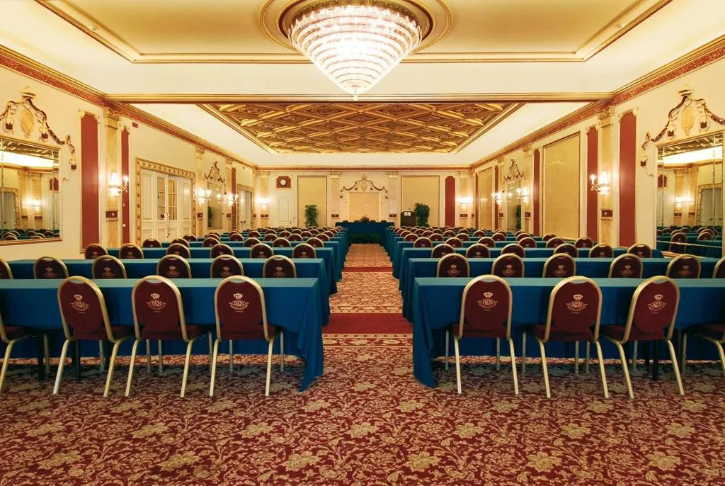 Conferences, Regina Palace, Milan
