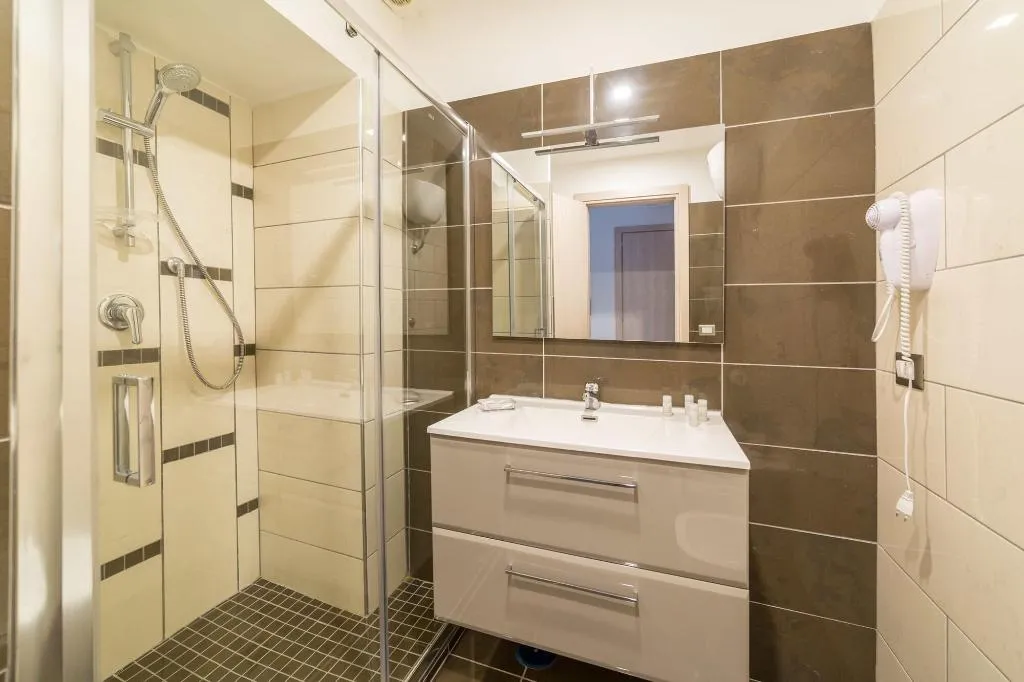 Room, Be Italian Bovio Flats, Naples