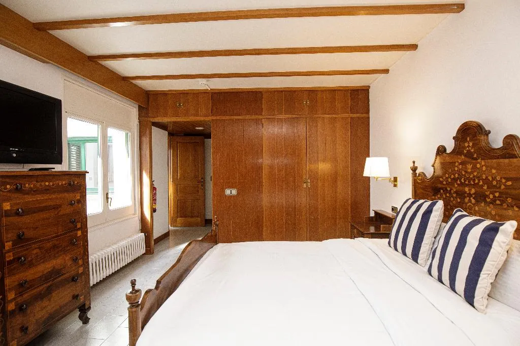 APARTMENT FOUR BEDROOMS Room, Hotel Casa Mas, Costa Brava