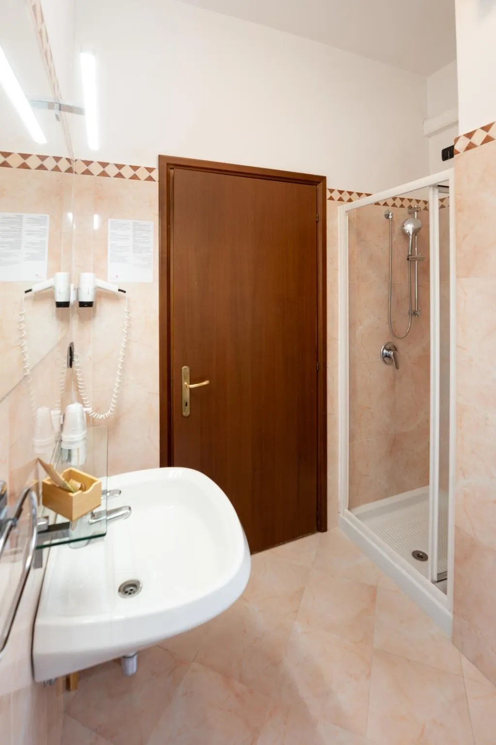 QUADRUPLE CLASSIC Room, Hotel Gardenia Sirmione, Milan
