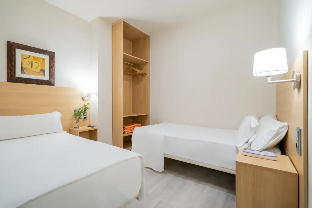 QUADRUPLE CAPACITY 5 Room, Glories, Barcelona