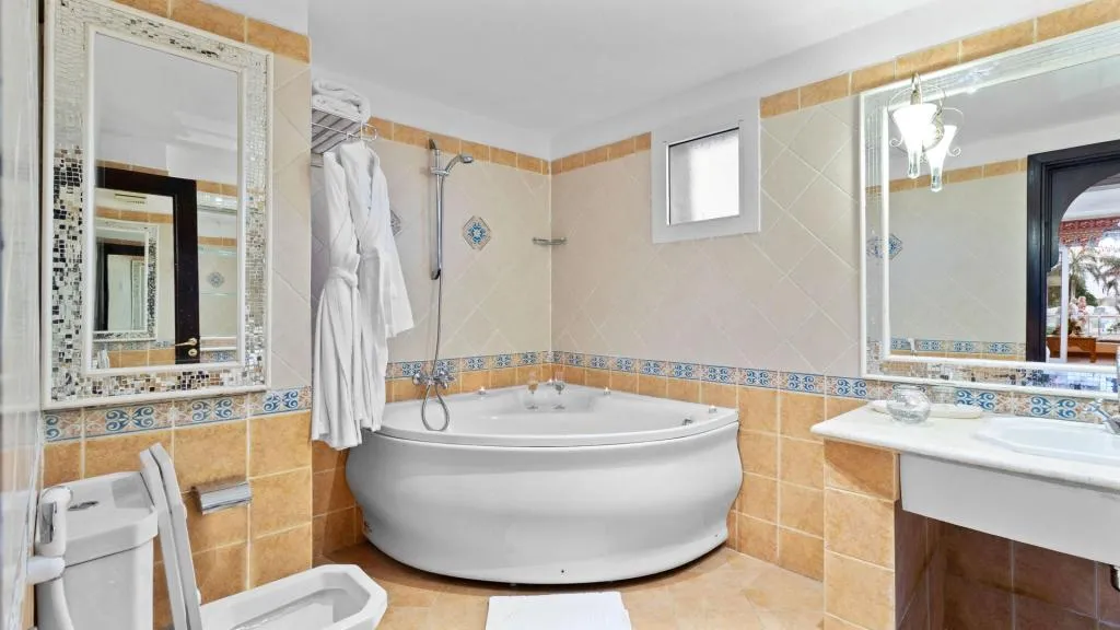 Double or Twin DELUXE Room, Domina Coral Bay Resort, Diving , Spa & Casino, Red Sea Riviera