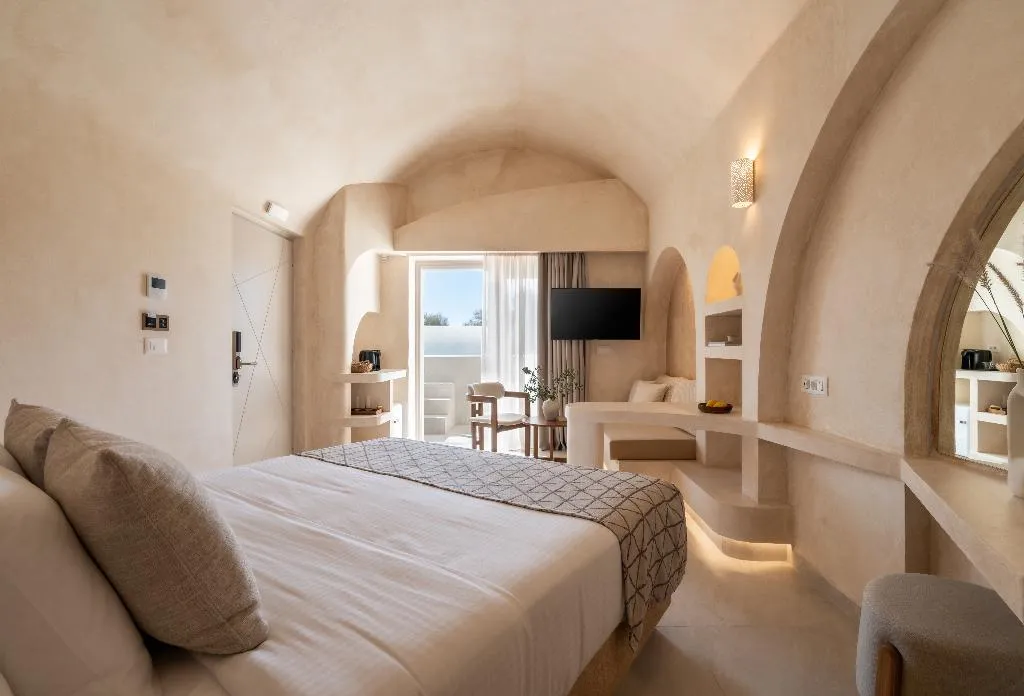 JUNIOR SUITE LUXURY Room, Heyday Luxury Suites, Santorini