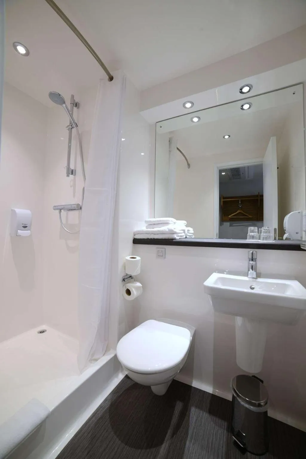 TWIN STANDARD Room, Travelodge Plus Dublin City Centre, Dublin