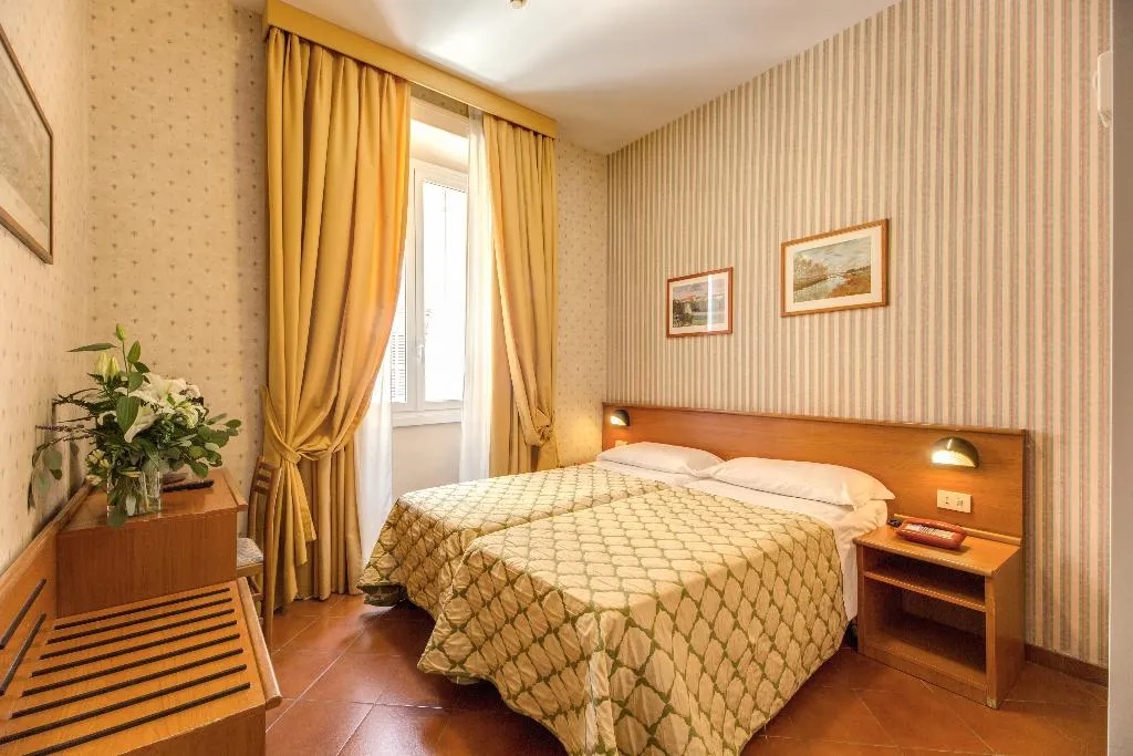 TWIN SUPERIOR Room, Corona, Rome