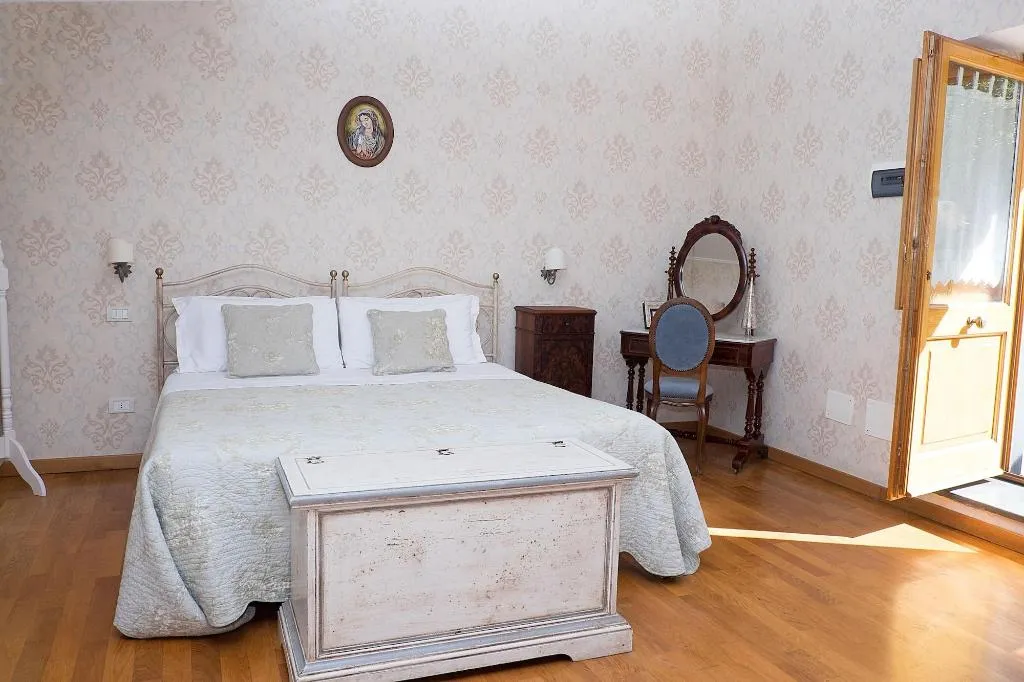 Room, Villa Ketty, Naples