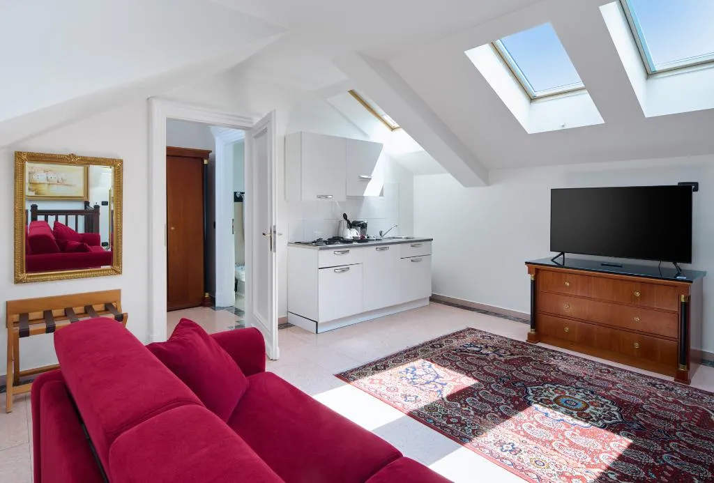 SUITE ONE BEDROOM WITH TERRACE Room, Residence Leon D'Oro, Prague