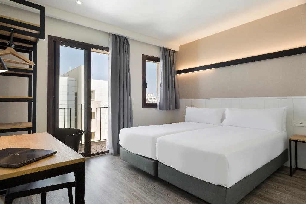 DOUBLE SUPERIOR Room, Acta bcn 40, Barcelona