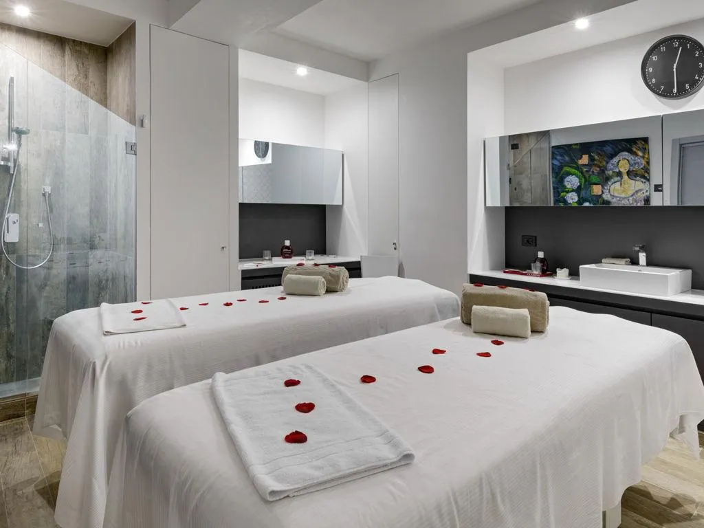 Sports and Entertainment, Lhp Napoli Palace & Spa, Naples