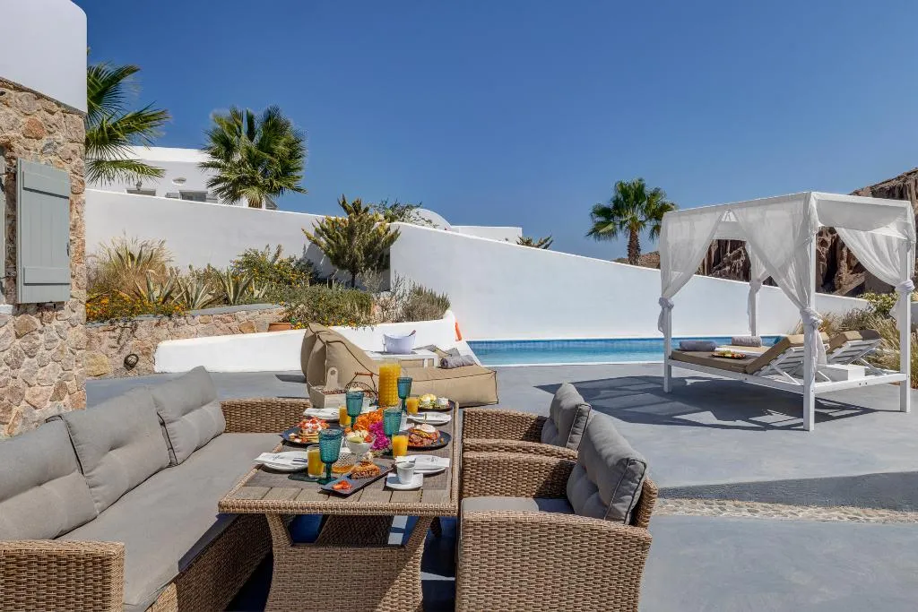 VILLA WITH PRIVATE POOL Room, Desiterra Resort, Santorini