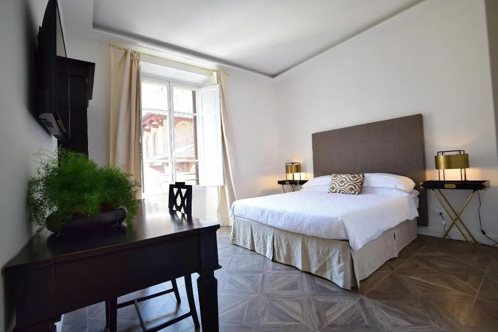 Room, Kf Deluxe B B, Florence