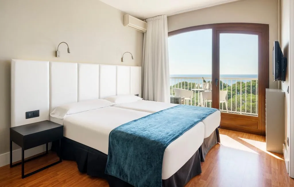 Double or Twin SEA VIEW Room, Ilunion Caleta Park, Costa Brava