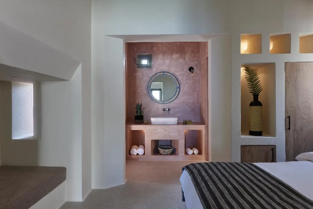 SUITE HONEYMOON Room, Aeon Suites by Mr and Mrs White, Santorini
