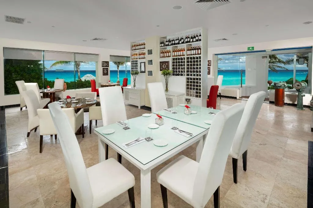 Restaurant, The Pyramid Cancun by Oasis, Cancun Area
