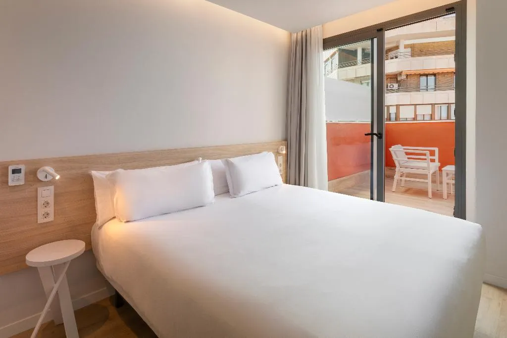DOUBLE STANDARD Room, B&B HOTEL Alicante Centro, Costa Blanca