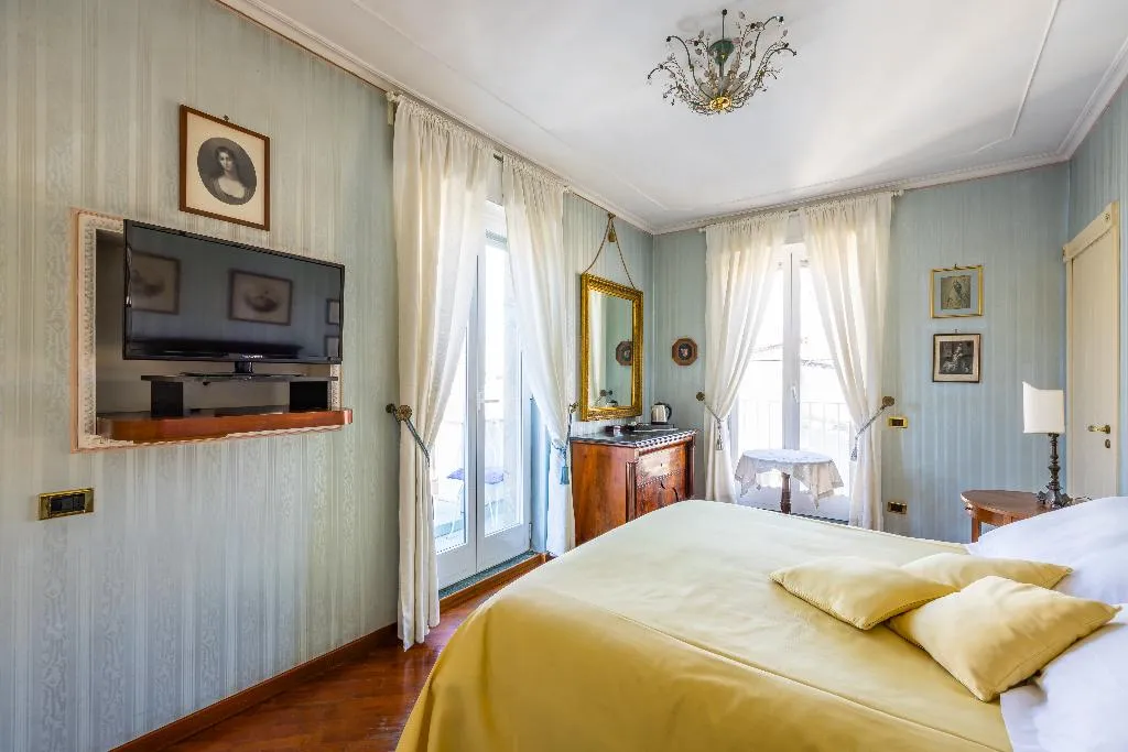 DOUBLE SUPERIOR WITH AIR CONDITIONING Room, La Casa Di Bruno, Naples