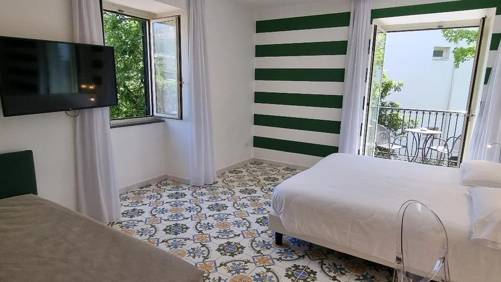 QUADRUPLE CLASSIC Room, Hotel Alpha, Naples