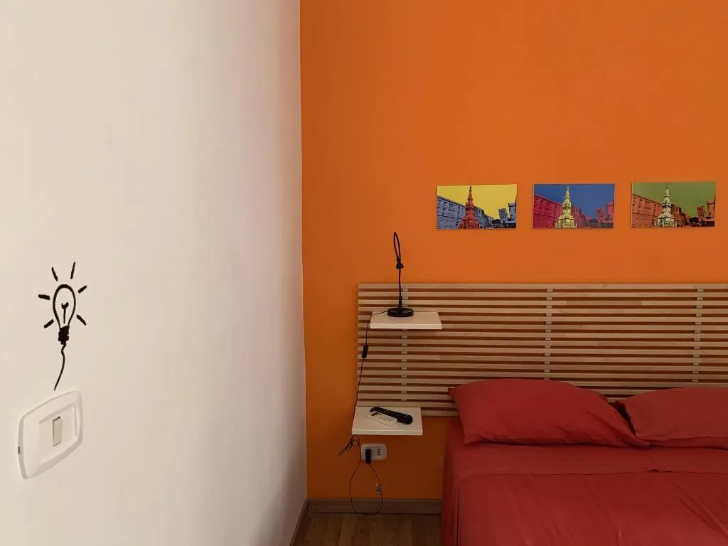 Room, B&B Tarumbò, Naples