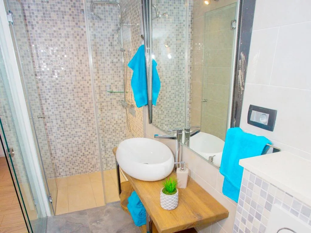 APARTMENT CAPACITY 4 Room, Apartments Ivan, Split