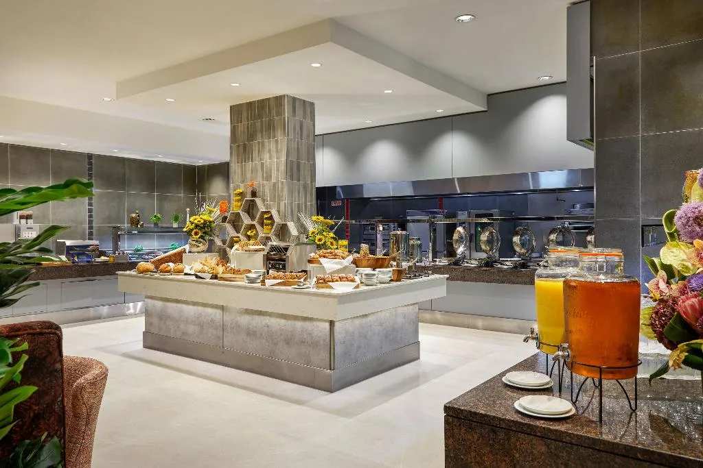 Restaurant, Crowne Plaza Dublin Blanchardstown, Dublin