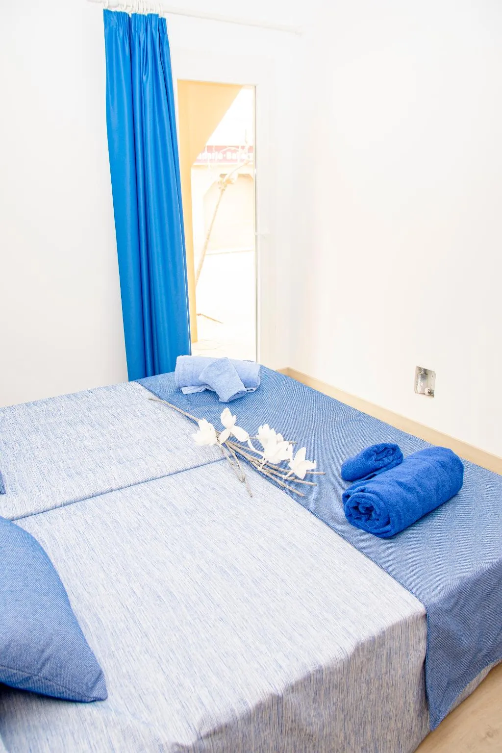 Room, Maribel, Menorca