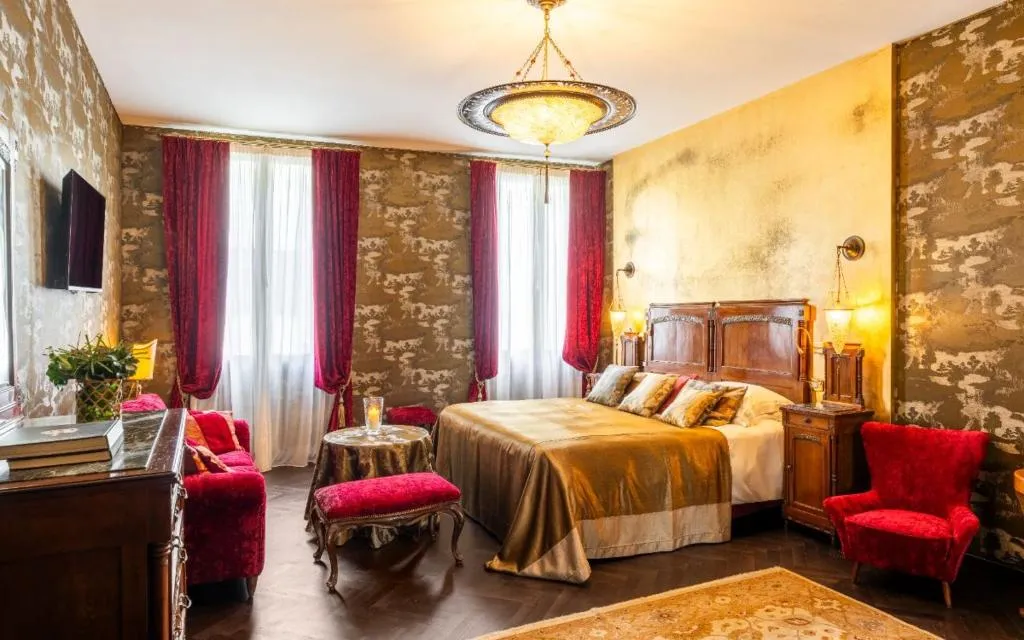 JUNIOR SUITE CANAL VIEW Room, Metropole Venezia, Venice