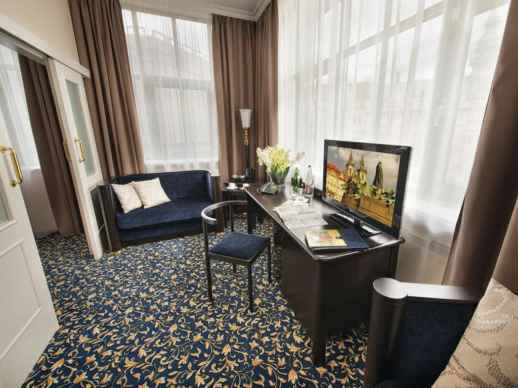 JUNIOR SUITE STANDARD Room, EA Hotel Royal Esprit, Prague