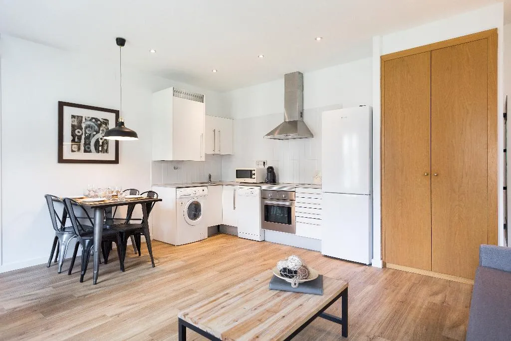 APARTMENT CAPACITY 4 Room, Amister Apartments, Barcelona