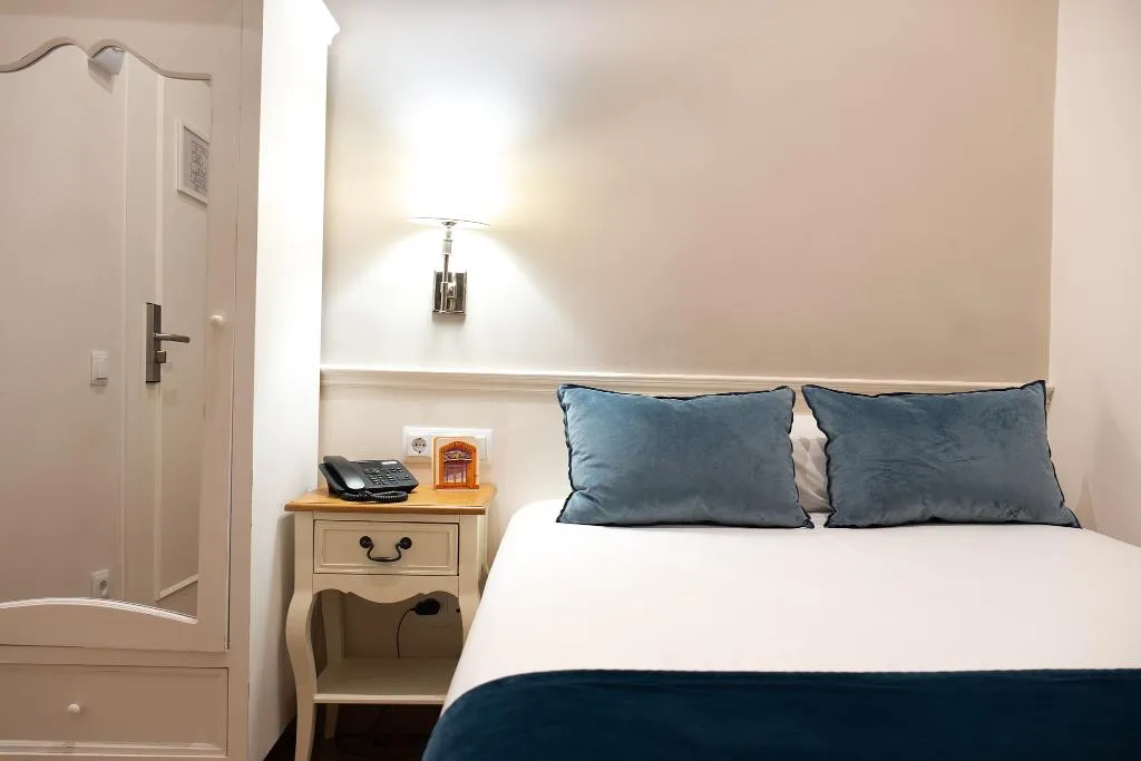 SINGLE STANDARD Room, Meson Castilla Atiram Hotel, Barcelona