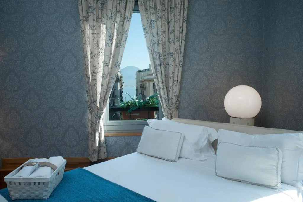 APARTMENT CAPACITY 3 Room, Residenza Echia, Naples