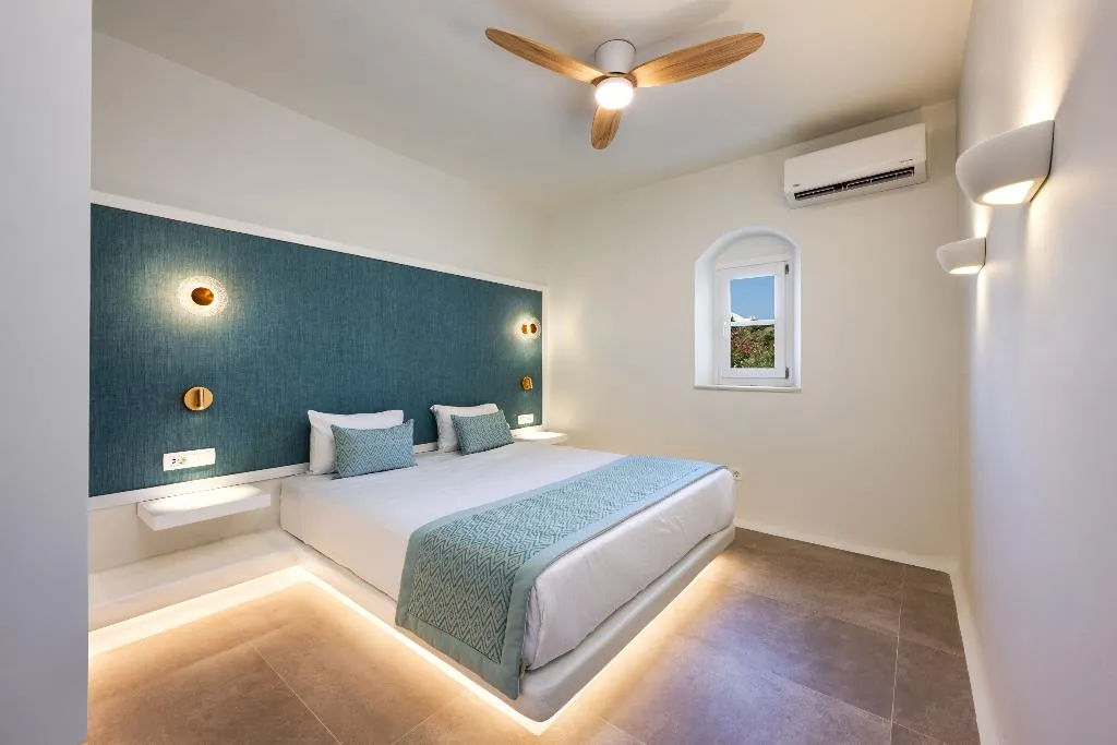 VILLA THREE BEDROOMS WITH PRIVATE POOL Room, Sienna Eco Resort, Santorini