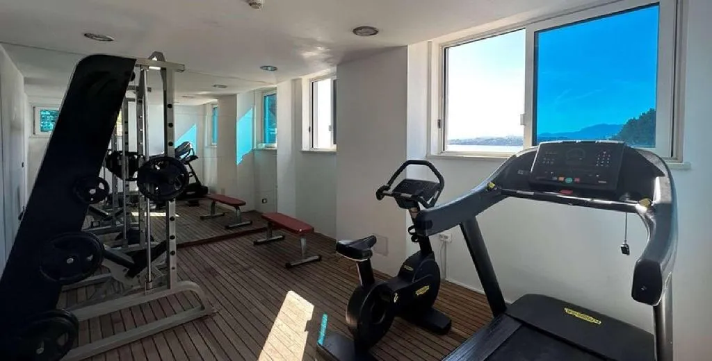 Room, San Antonio, Split