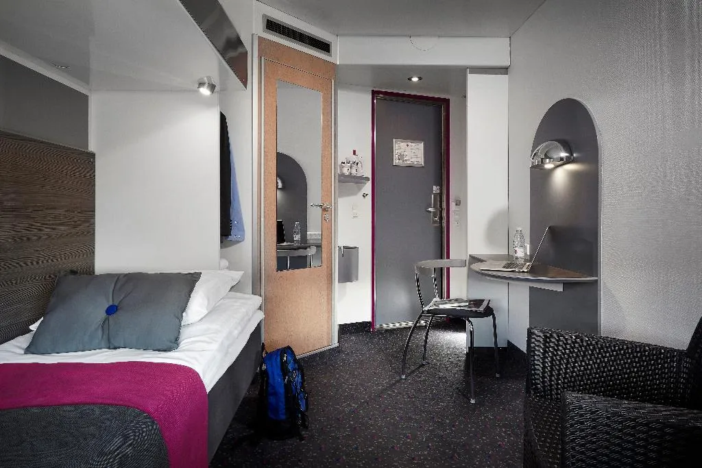 Double or Twin STANDARD Room, Cabinn Express, Copenhagen
