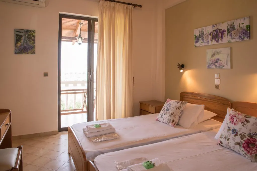FAMILY ROOM STANDARD Room, Villa Kapnisi, Zante