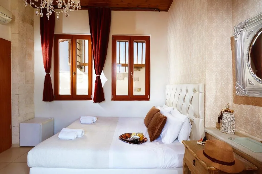 Room, Archontiko - Rethymno Old Town Suites, Crete