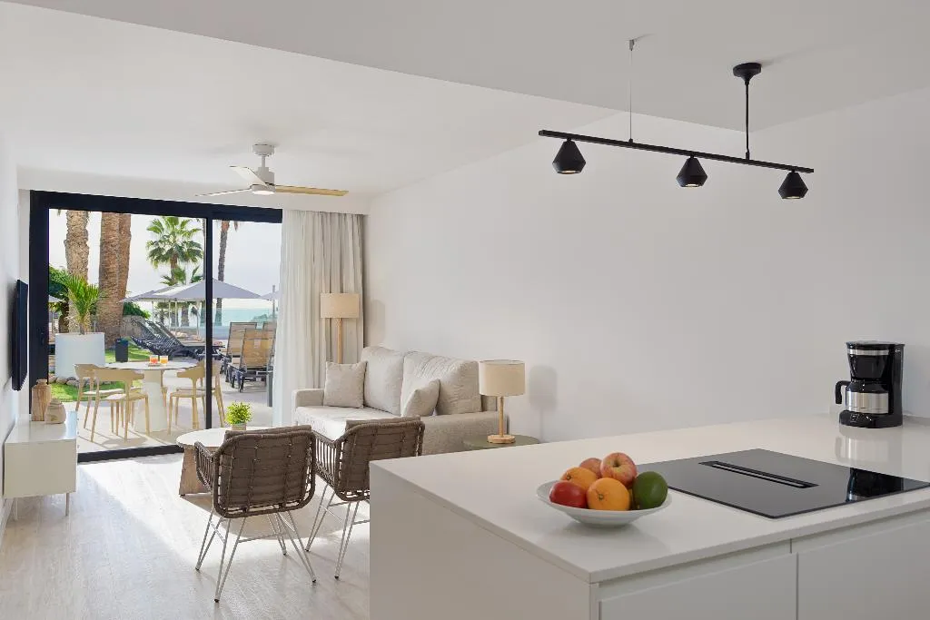 APARTMENT TWO BEDROOMS WITH TERRACE Room, XQ Vistamar, Gran Canaria